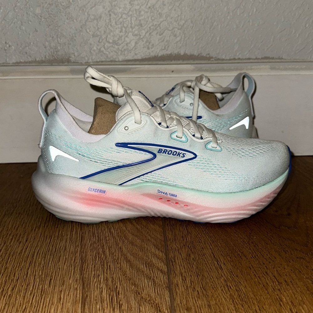 Women’s Brooks Glycerin 22